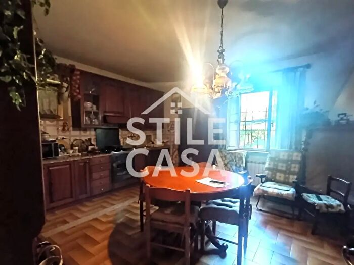 Casa quadrilocale in vendita in Querce Fi, Fucecchio