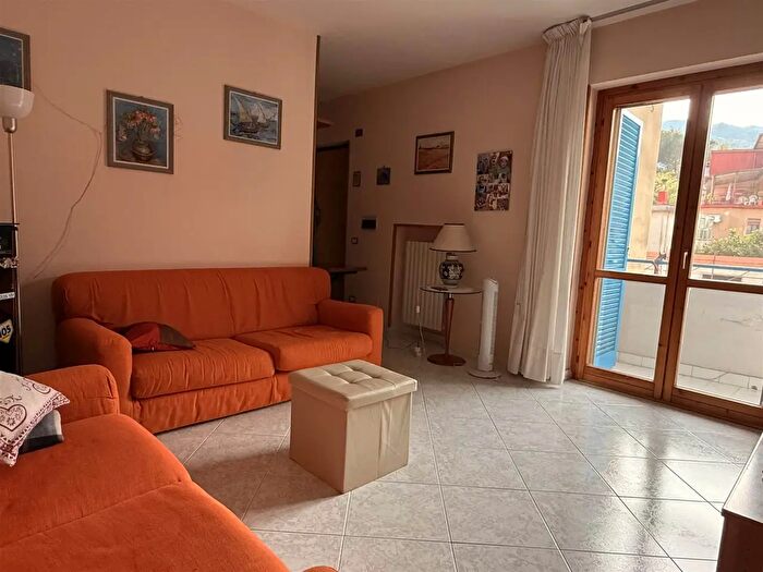 Appartamento quadrilocale in vendita in Via Tenente Farina, Pellezzano