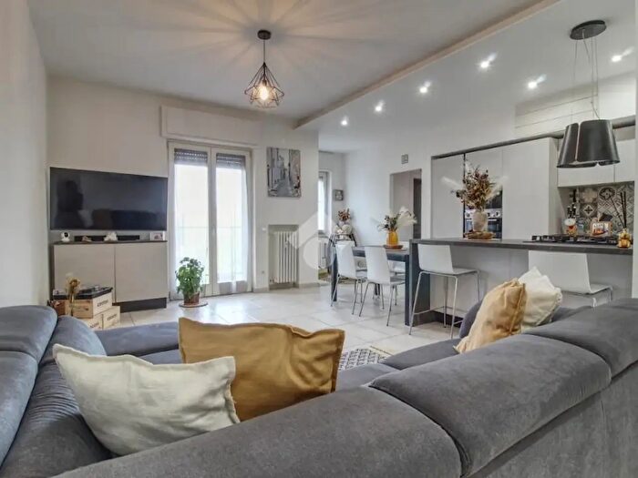 Appartamento trilocale in vendita in Via Papa Pio XI, Concorezzo