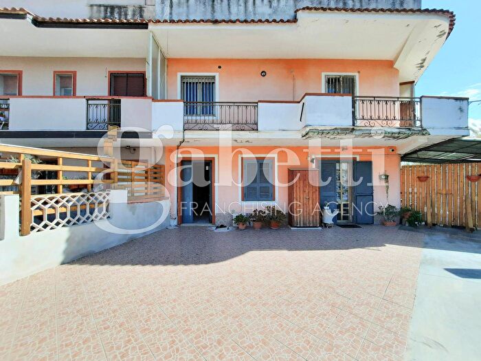 Appartamento con 6 locali in vendita in Via Parchitiello, Giugliano In Campania