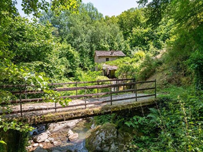Casa trilocale in vendita in Via Campo Rosso, Ortignano Raggiolo