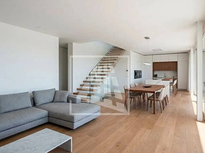 Casa con 6 locali in vendita in Via II Giugno, Albinea