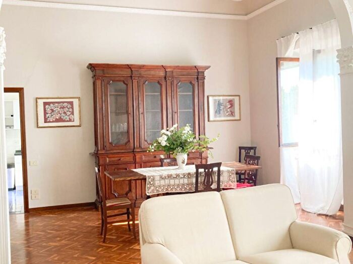 Appartamento con 6 locali in affitto in Viale Giuseppe Mazzini, Mazzini Oberdan, Firenze