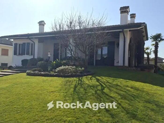 Casa con 6 locali in vendita in Selvazzano Dentro