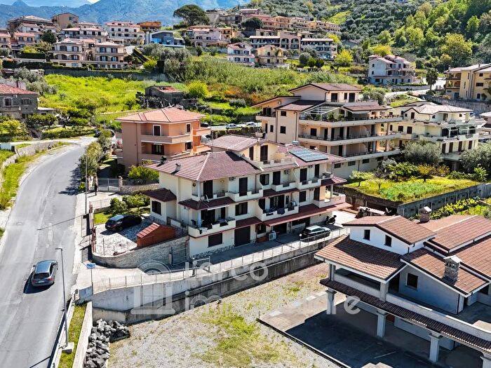 Casa con 9 locali in vendita in Contrada Lago Buonvicino Cosenza, Buonvicino
