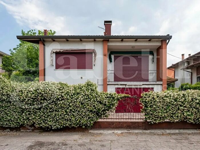 Casa con 6 locali in vendita in Via San Giovanni Bosco, Monselice