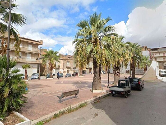 Appartamento trilocale in affitto in Favara