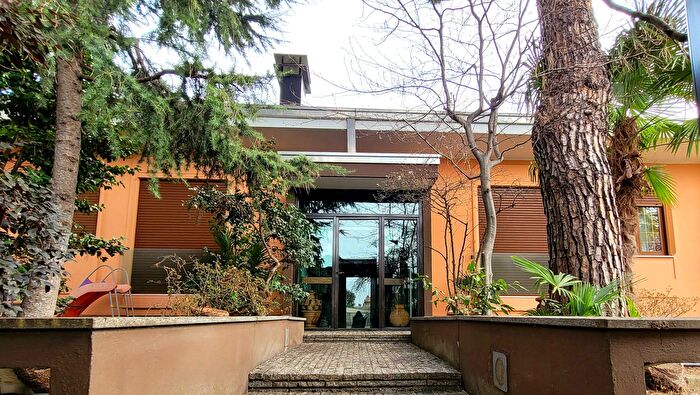 Casa in vendita in Viale Sabotino La Flora Oltrestazione Legnano Milano Lombardia Italia, Legnano