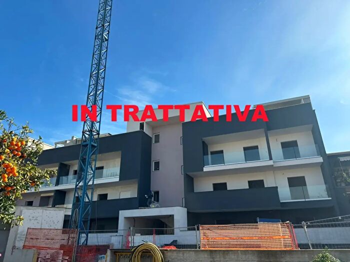 Appartamento trilocale in vendita in Via Provinciale Botteghelle, Napoli