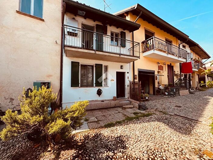 Casa bilocale in vendita in Via Buttafava Carlo, Casatenovo