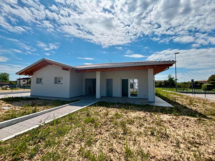 Casa con 5 locali in vendita in Azzano Decimo