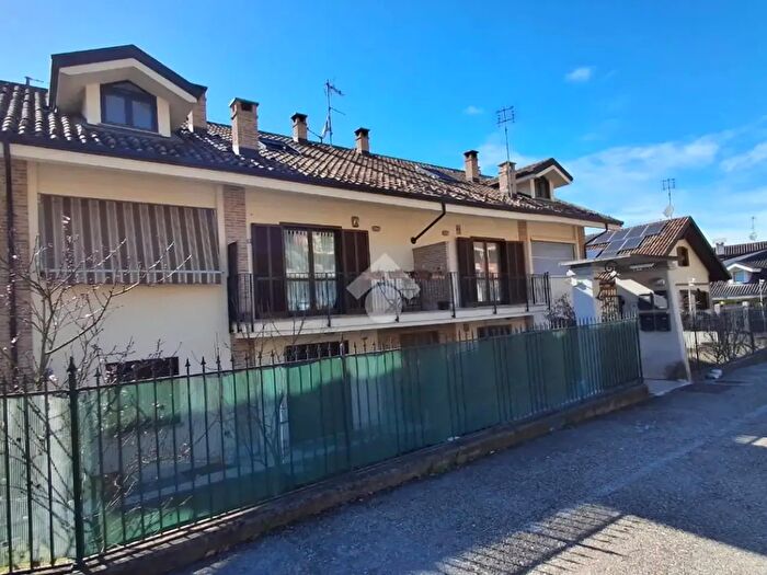 Appartamento con 6 locali in vendita in Via Martiri della Liberta', San Mauro Torinese