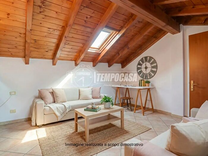 Appartamento bilocale in vendita in Via a Bertani, Cairate