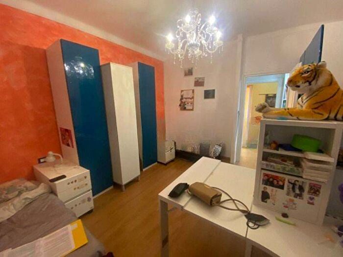 Appartamento con 5 locali in affitto in Sestri Ponente, Genova