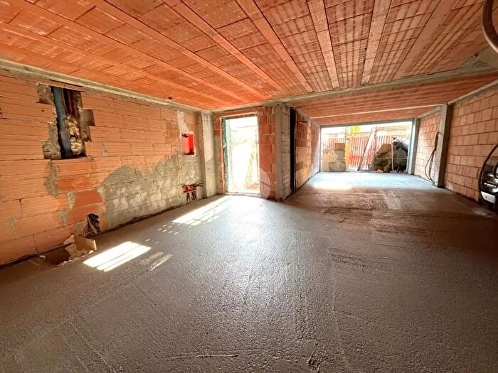 Casa quadrilocale in vendita in Via Dolomiti, Buttapietra