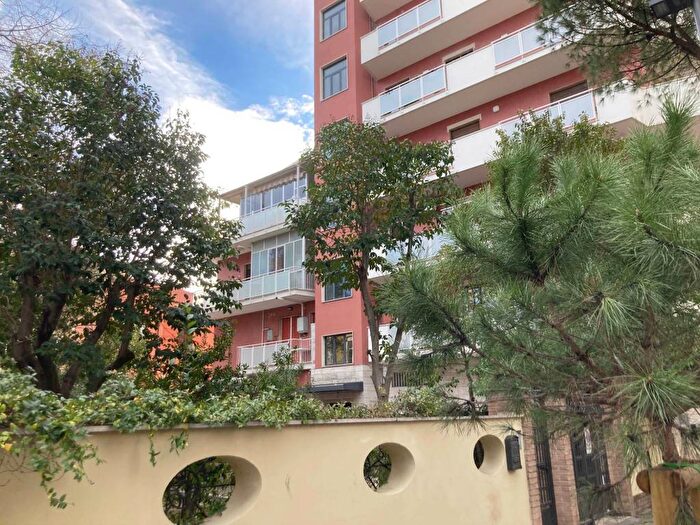 Appartamento trilocale in affitto in Viale Leopoldo Muzii, Lungomare Strada Parco, Pescara