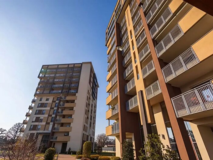 Appartamento trilocale in vendita in Via Messa, Monza