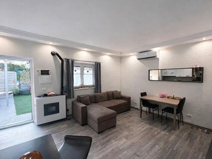 Casa bilocale in vendita in Arina Vecchia, Massa