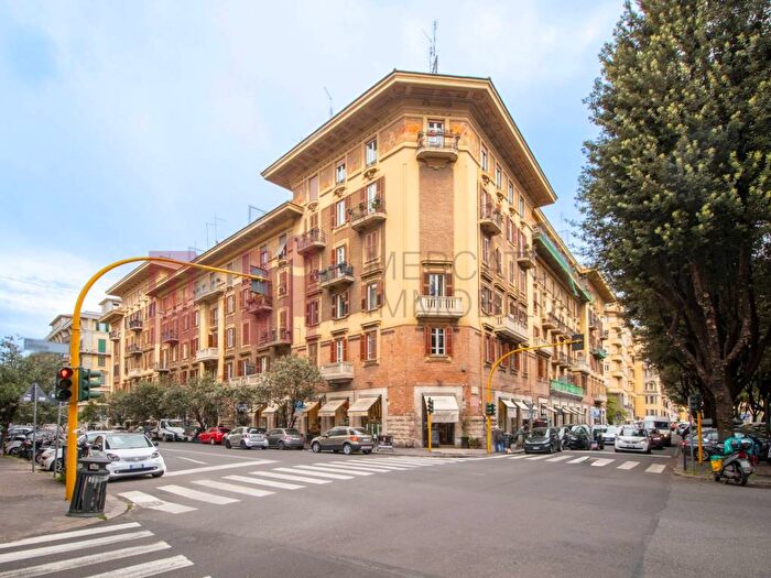 Appartamento trilocale in affitto in Via Sebino, Trieste Coppedè, Roma