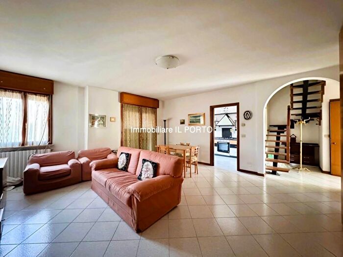 Appartamento trilocale in vendita in Codigoro