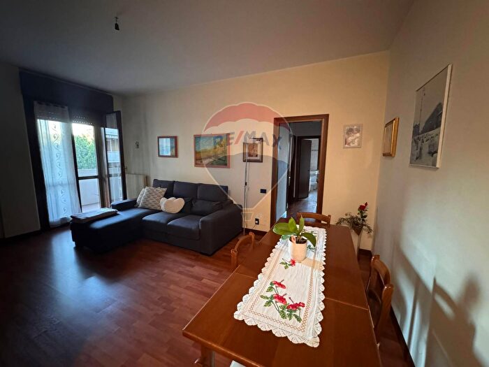 Appartamento trilocale in vendita in Via Ludovico Ariosto, Mantova