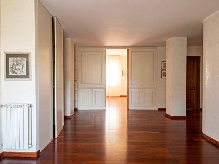 Appartamento con 5 locali in affitto in Via Friuli, Porta Romana Medaglie d'Oro, Milano