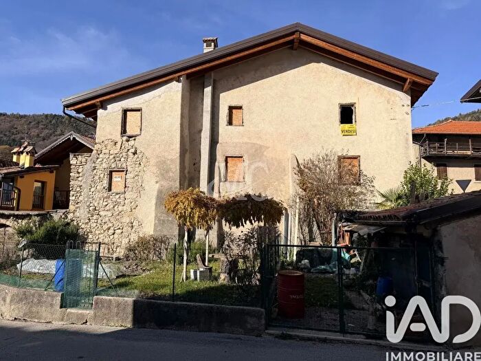 Casa con 10 locali in vendita in Via Zandonai, RonzoChienis