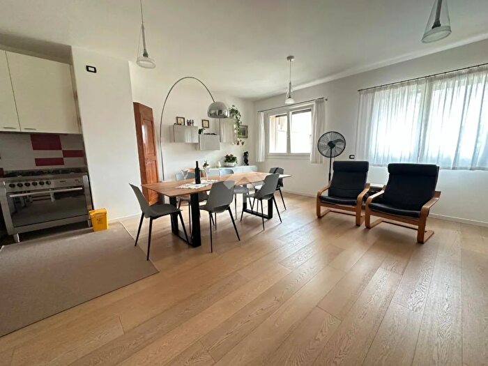 Appartamento trilocale in vendita in Via Selva, Verona