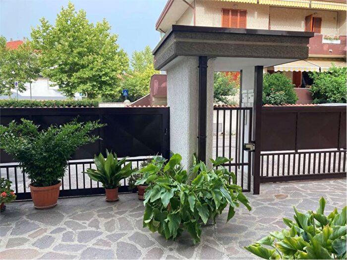 Appartamento trilocale in affitto in Centro, Montesilvano