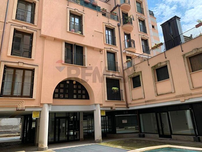 Appartamento trilocale in affitto in Piazza Repubblica, Centro, Varese