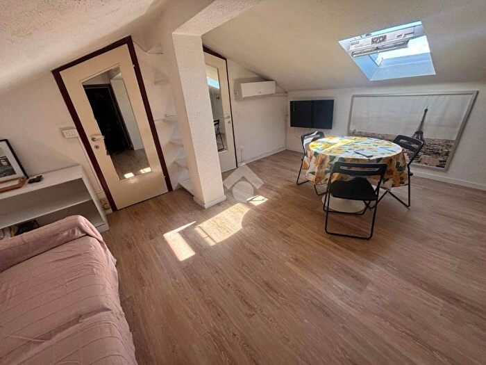 Appartamento bilocale in affitto in Via Riviera, Pavia