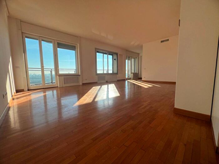 Appartamento con 5 locali in affitto in Largo Quinto Alpini, Pagano, Milano