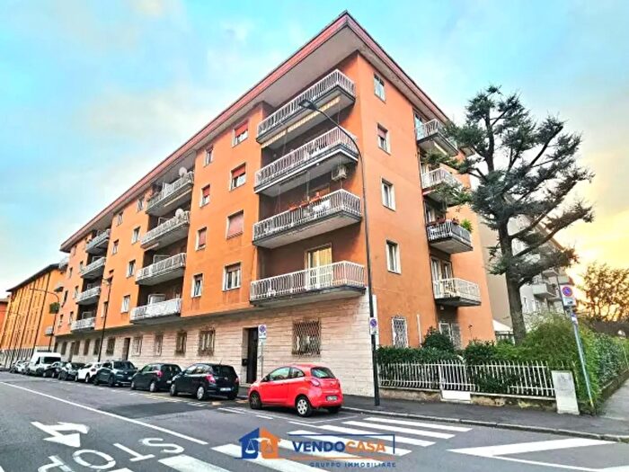 Appartamento trilocale in vendita in Via Sabotino, Brescia