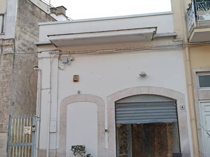 Casa monolocale in affitto in Via Cavalier Domenico Nicassio, Adelfia