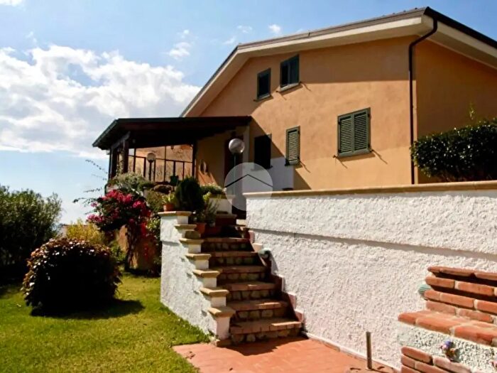 Casa quadrilocale in vendita in Via Fratta, Santa Marina