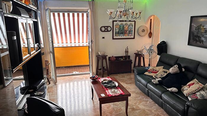 Appartamento con 6 locali in vendita in Via Rubaldo Merello, Genova