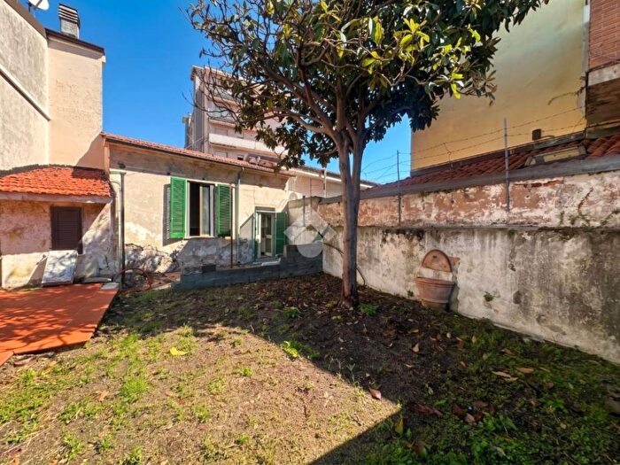 Casa con 5 locali in vendita in Ruga Alfio Maggiani, Marina di Carrara, Carrara