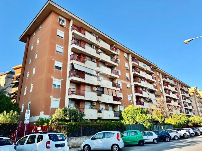 Appartamento quadrilocale in vendita in Via Cesare Terranova, Palermo