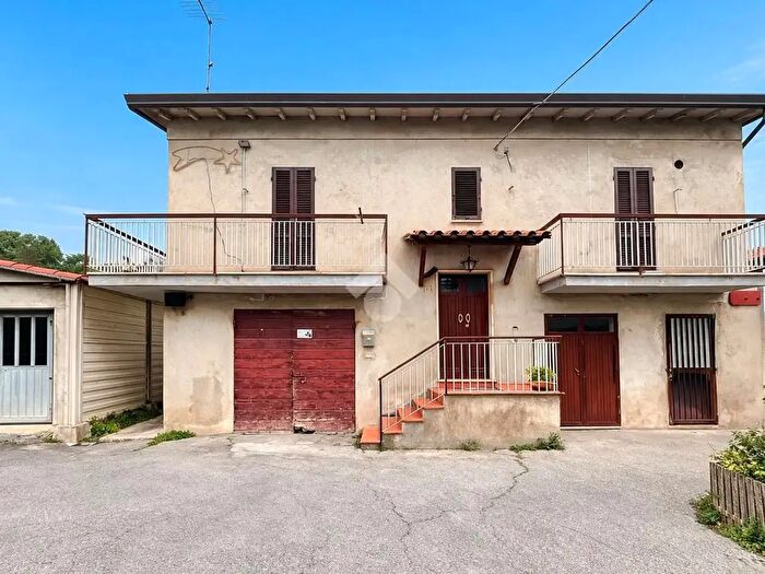Casa quadrilocale in vendita in Via Rocco Rossi, Assisi