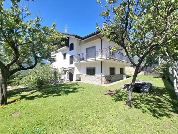 Appartamento quadrilocale in vendita in Via Monsignor Alliod, Saint Vincent