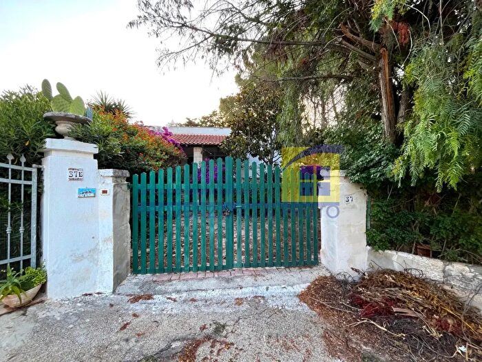 Casa quadrilocale in vendita in Contrada Monticelli, Ostuni