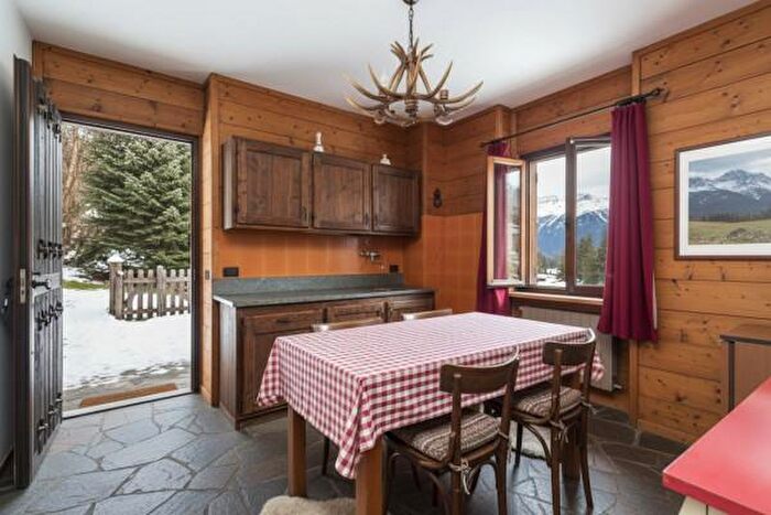 Casa con 5 locali in vendita in Via Piane, Gorno