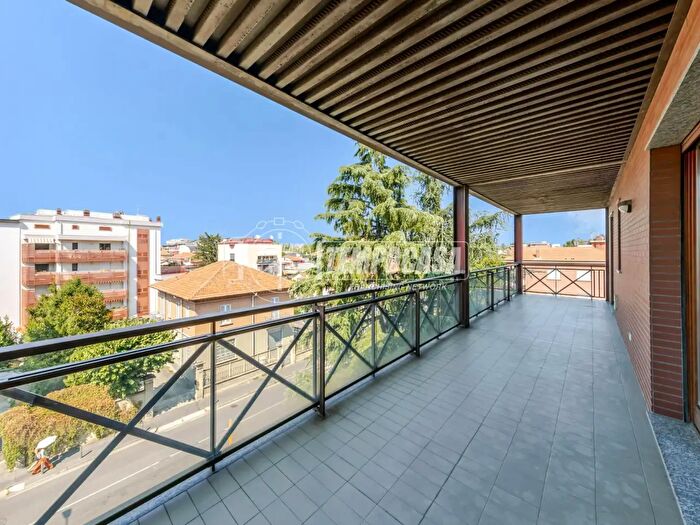 Appartamento quadrilocale in vendita in Via Luigi Guanella, Milano