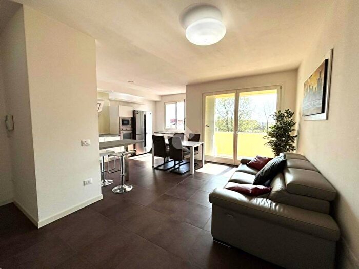 Appartamento trilocale in affitto in Piazza Da Prà, San Florianoolmi, San Biagio di Callalta