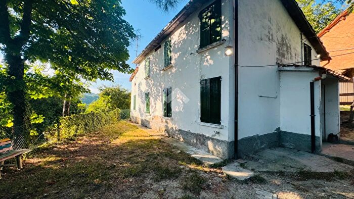 Casa trilocale in vendita in Via Belfiore, Casola Valsenio