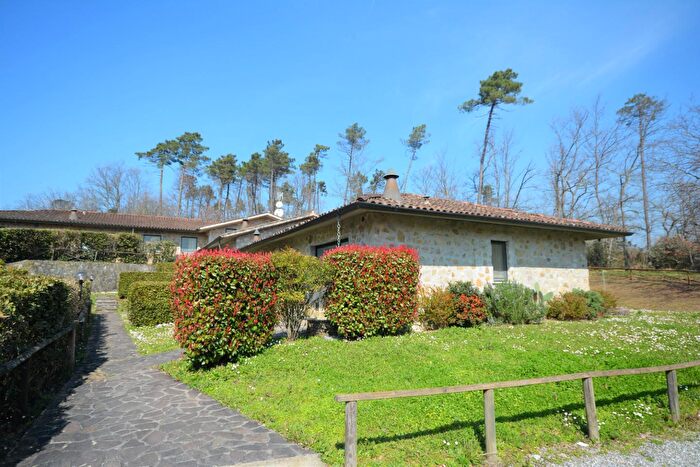 Appartamento trilocale in vendita in Sarzanese, Lucca