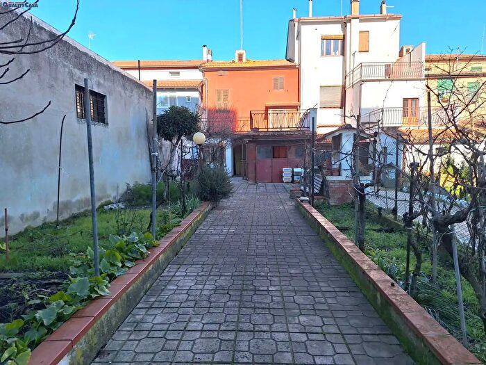 Appartamento con 5 locali in vendita in Via Leopardi, Chiaravalle