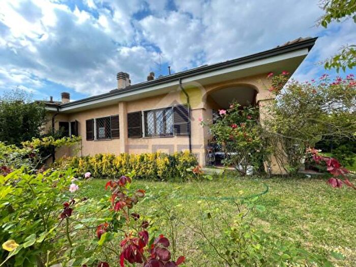 Casa con 6 locali in vendita in Silvio Pellico, Castel San Giovanni