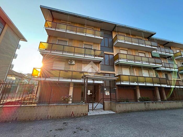 Appartamento trilocale in vendita in Str Privata Raselli, Novara