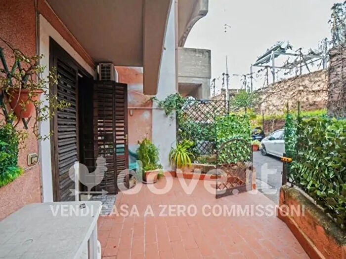 Appartamento trilocale in vendita in Via Capomulini, Acireale
